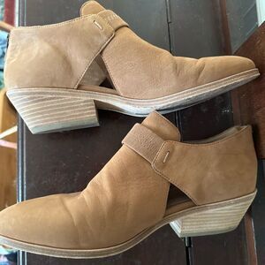 Eileen Fisher Lisbon Suede Cutout Booties Size 9.5 Tan Back Zip Low Heel Boho
